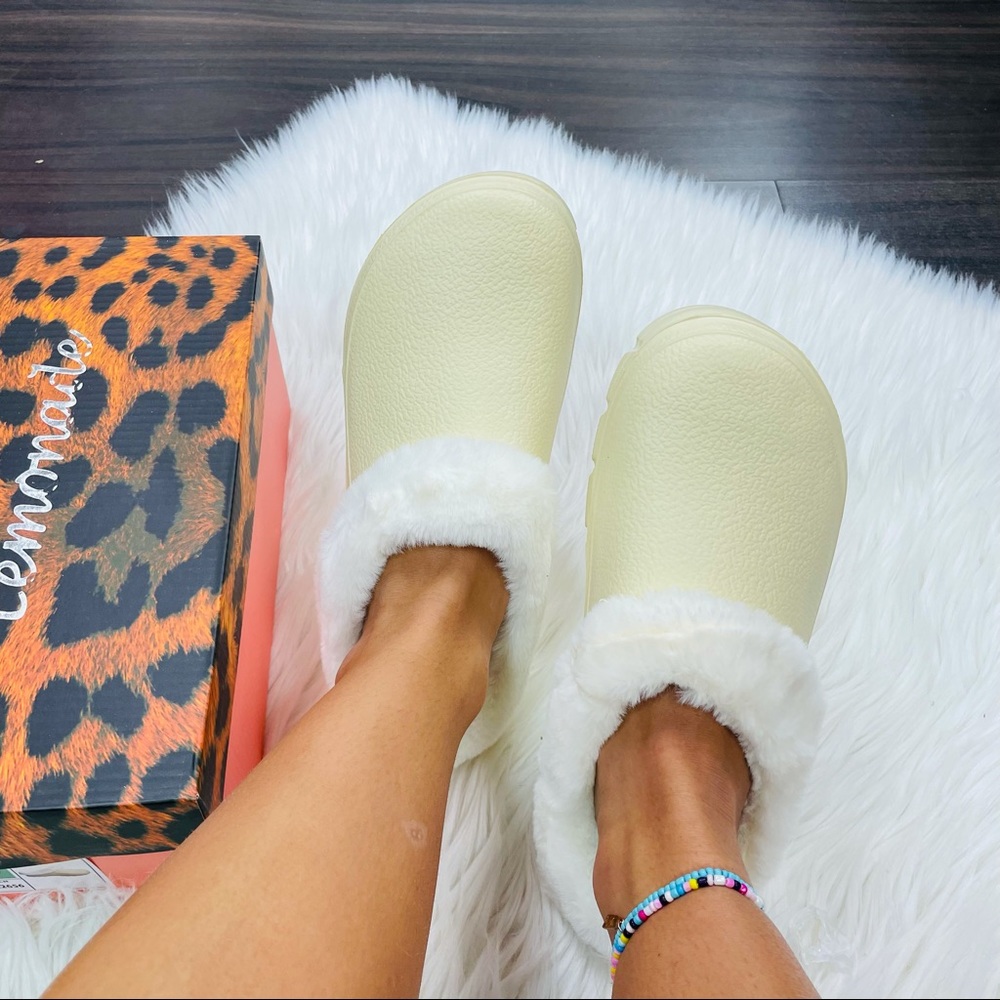 Cream fur lined slip on - Picture 10 of 10